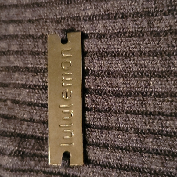 Lululemon Universal Wrap (Size 4) - Picture 3 of 4